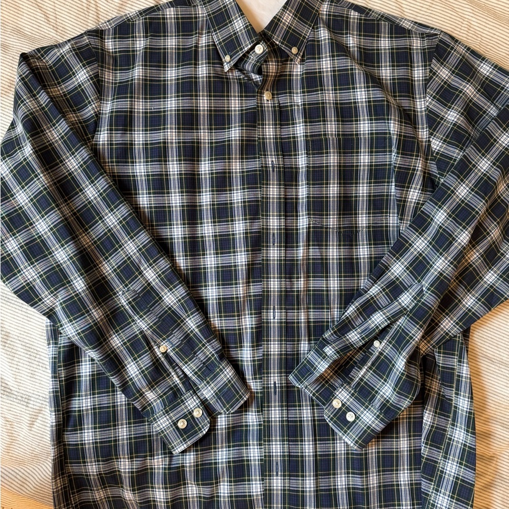 Men’s L.L. Bean Navy and Green Plaid Button Down Shirt